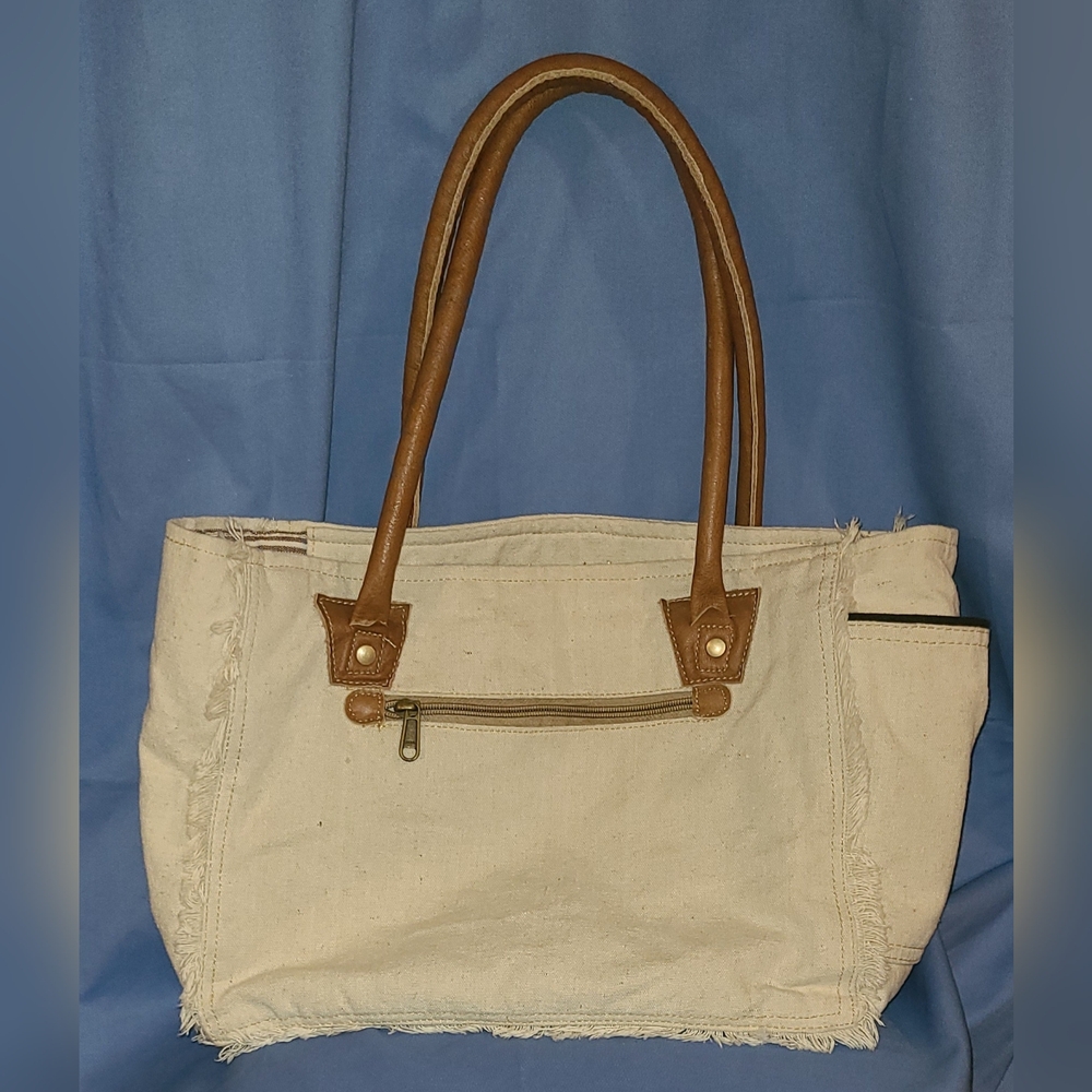 Large Handbag - Picture 2 of 3